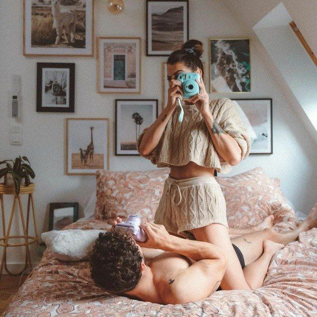 ROMANTIC LIFE